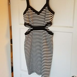 Sleeveless dress with cutouts!